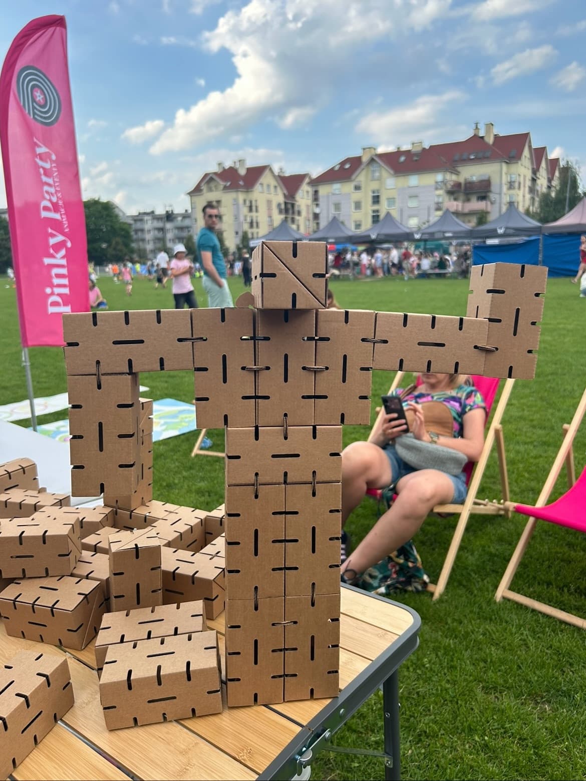 Strefa eventowa tekturowych klocków Cardblocks - atrakcja na wydarzenia plenerowe